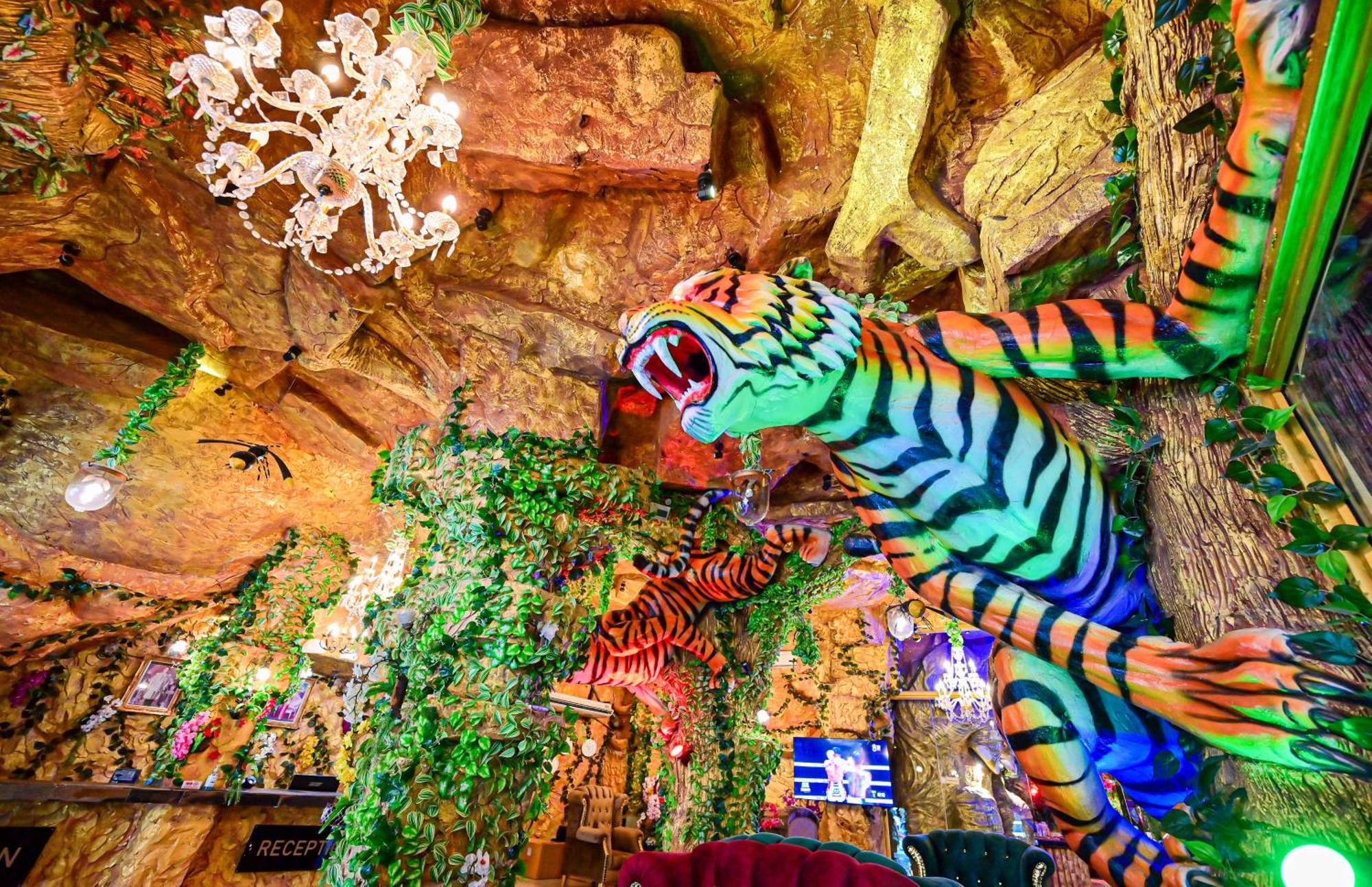 Tiger Complex Hotel パトン エクステリア 写真
