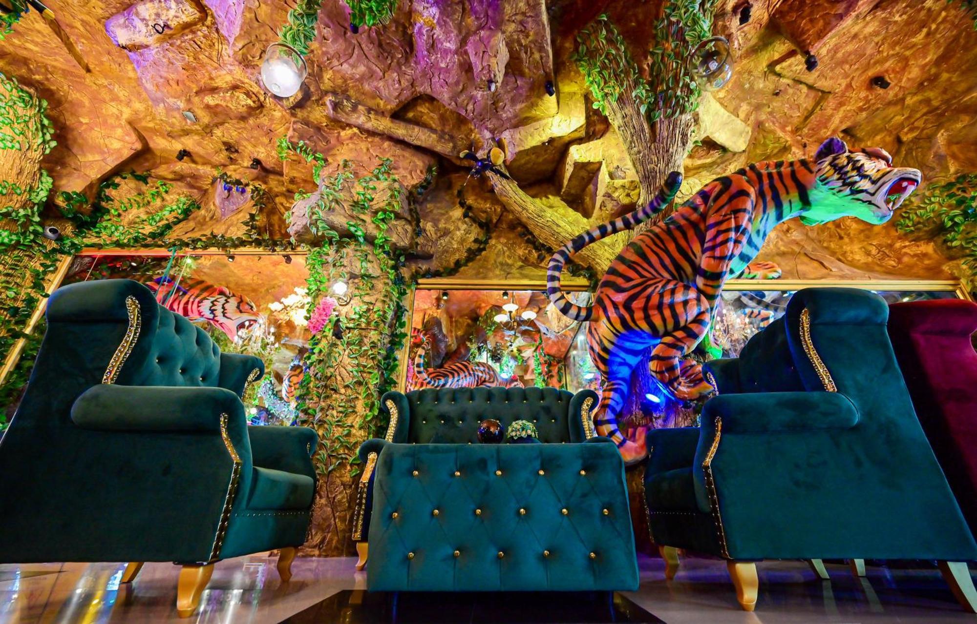 Tiger Complex Hotel パトン エクステリア 写真