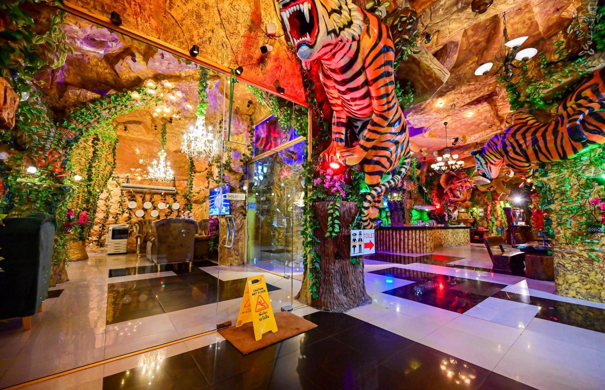 Tiger Complex Hotel パトン エクステリア 写真